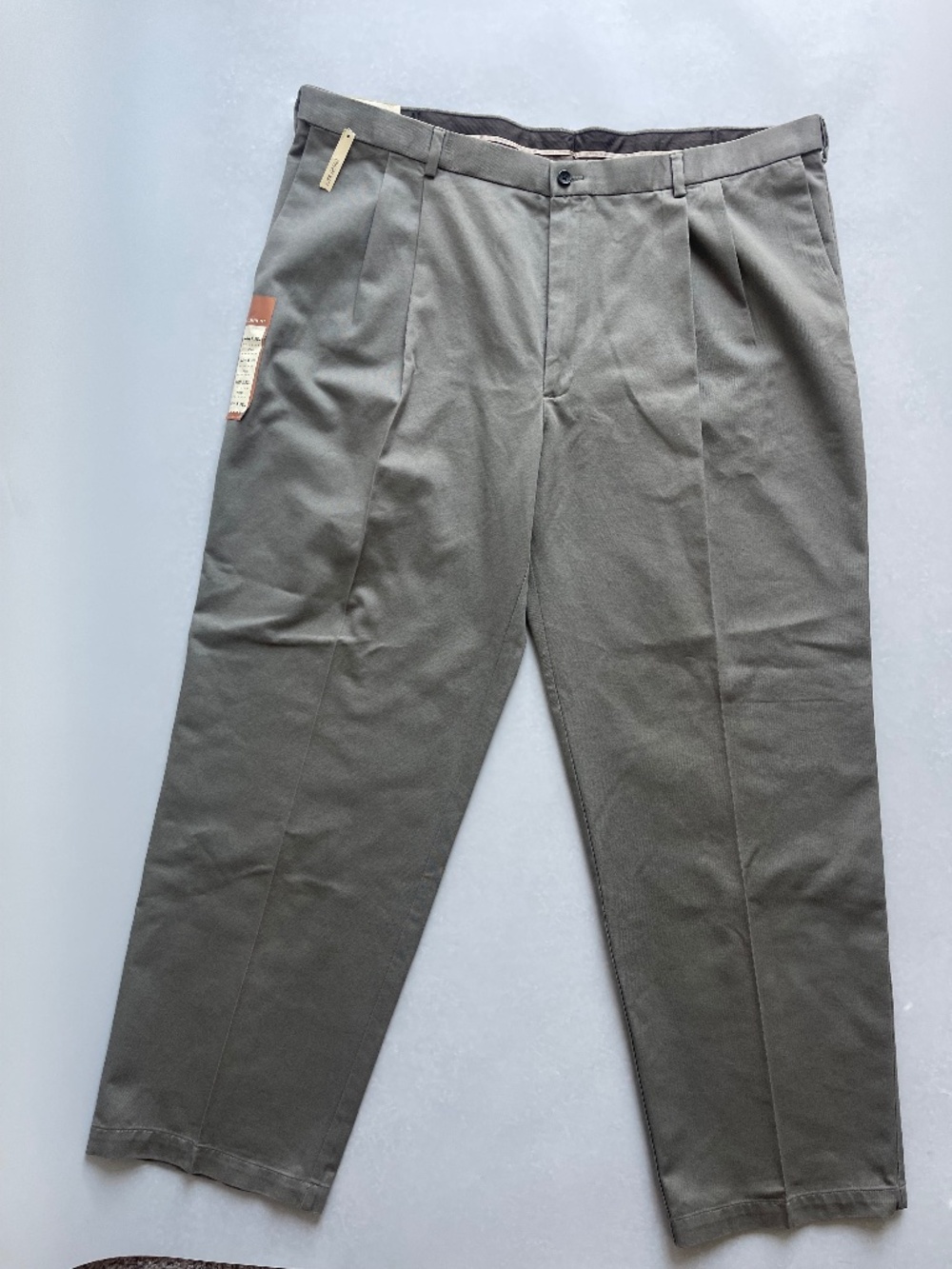 Haggar Work To Weekend Classic Fit Comfort Waist Pleated Pants 44x32 NWT Gray Ol